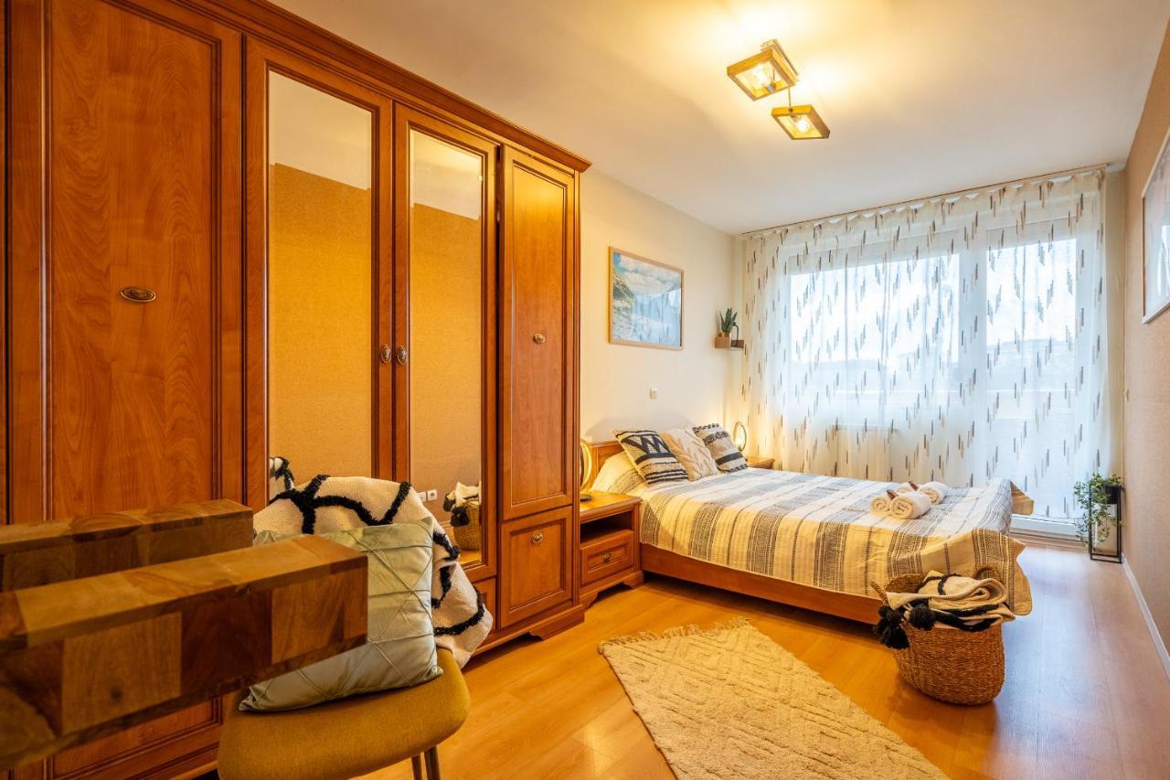 Premium Comfy 2bdr - Free Parking - Fast Wi-fi Apartament