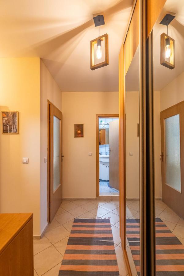 Premium Comfy 2bdr - Free Parking - Fast Wi-fi Apartament