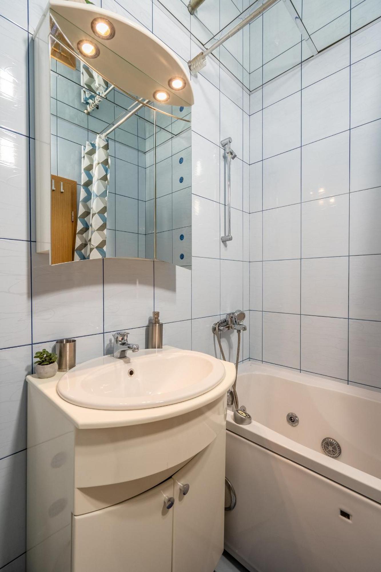 Premium Comfy 2bdr - Free Parking - Fast Wi-fi