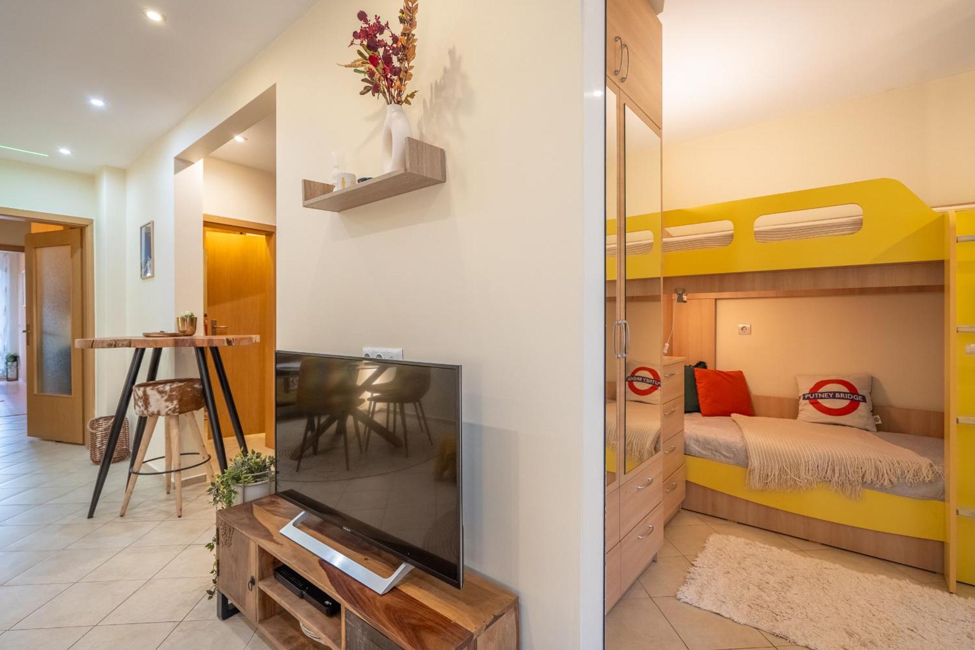 Premium Comfy 2bdr - Free Parking - Fast Wi-fi *