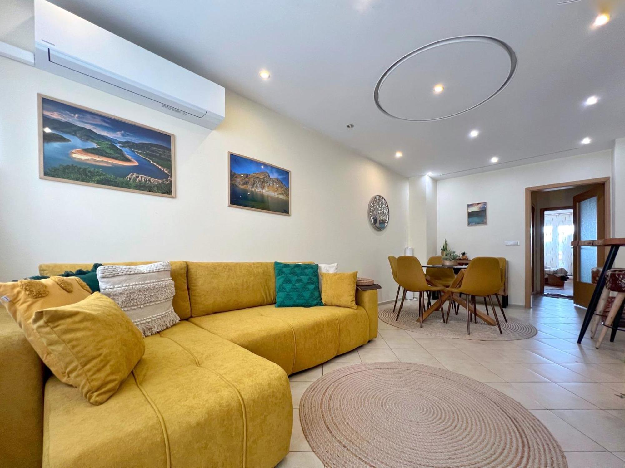 Premium Comfy 2bdr - Free Parking - Fast Wi-fi